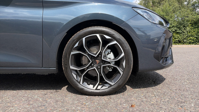 CUPRA Leon 1.5 eTSI 150 V2 5dr DSG Petrol Hatchback - Image 5